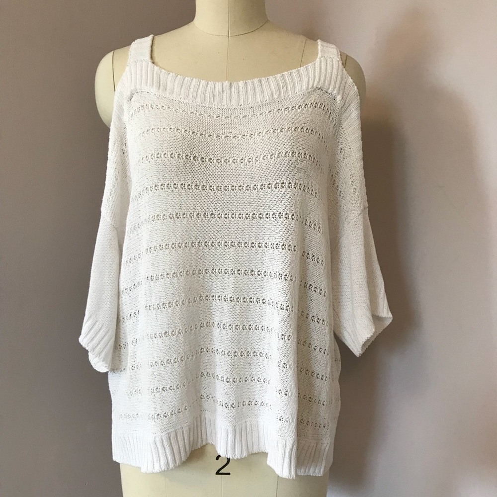 ROI White Cold Shoulder Blouse Size Small